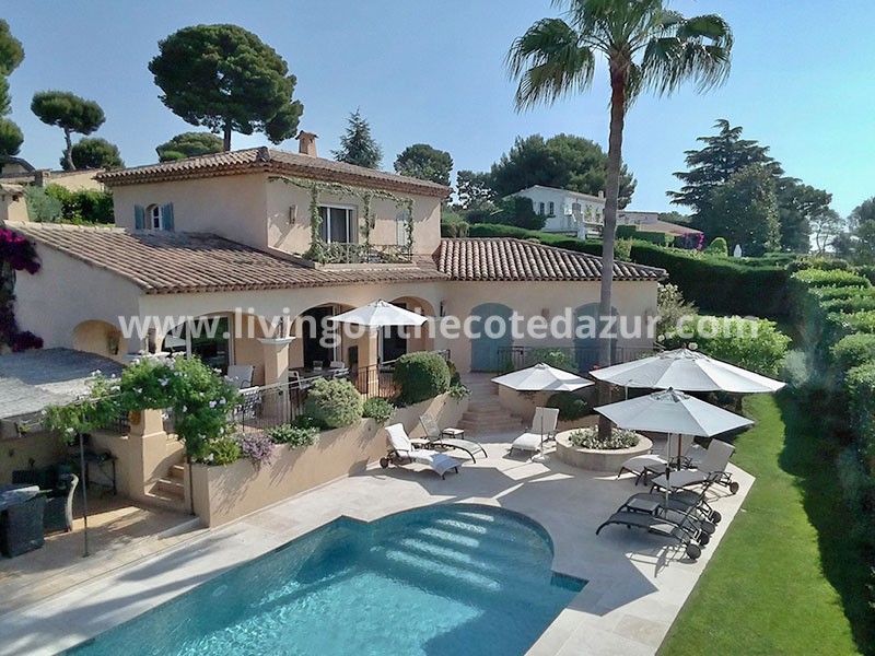 Schitterende Provençaalse villa in domein op toplocatie Juan les Pins