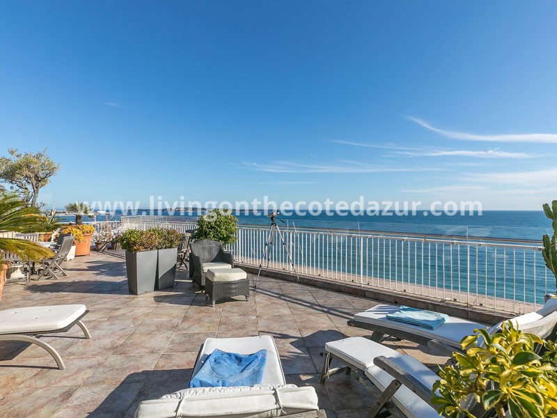 Cannes Midi plage penthouse direct aan zee met riant dakterras Cannes Midi plage penthouse direct aan zee met riant dakterras