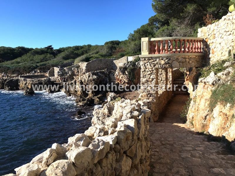 Leuk om te weten voor wie een villa koopt op de Cap d’Antibes Leuk om te weten voor wie een villa koopt op de Cap d’Antibes