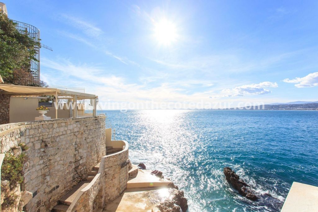 Tien voordelen om een villa direct aan zee in Zuid Frankrijk te kopen Tien voordelen om een villa direct aan zee in Zuid Frankrijk te kopen