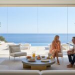 Ontdek waarom de Côte d'Azur in 2026 de ultieme bestemming is voor luxe wonen, investeringen en levensstijl